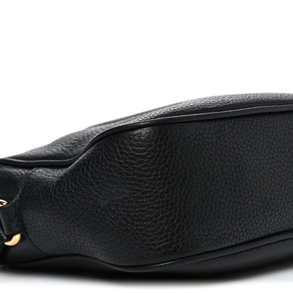 Pebbled Calfskin Small Soho Disco Bag Black product image 9, provided for visual reference and product detail review