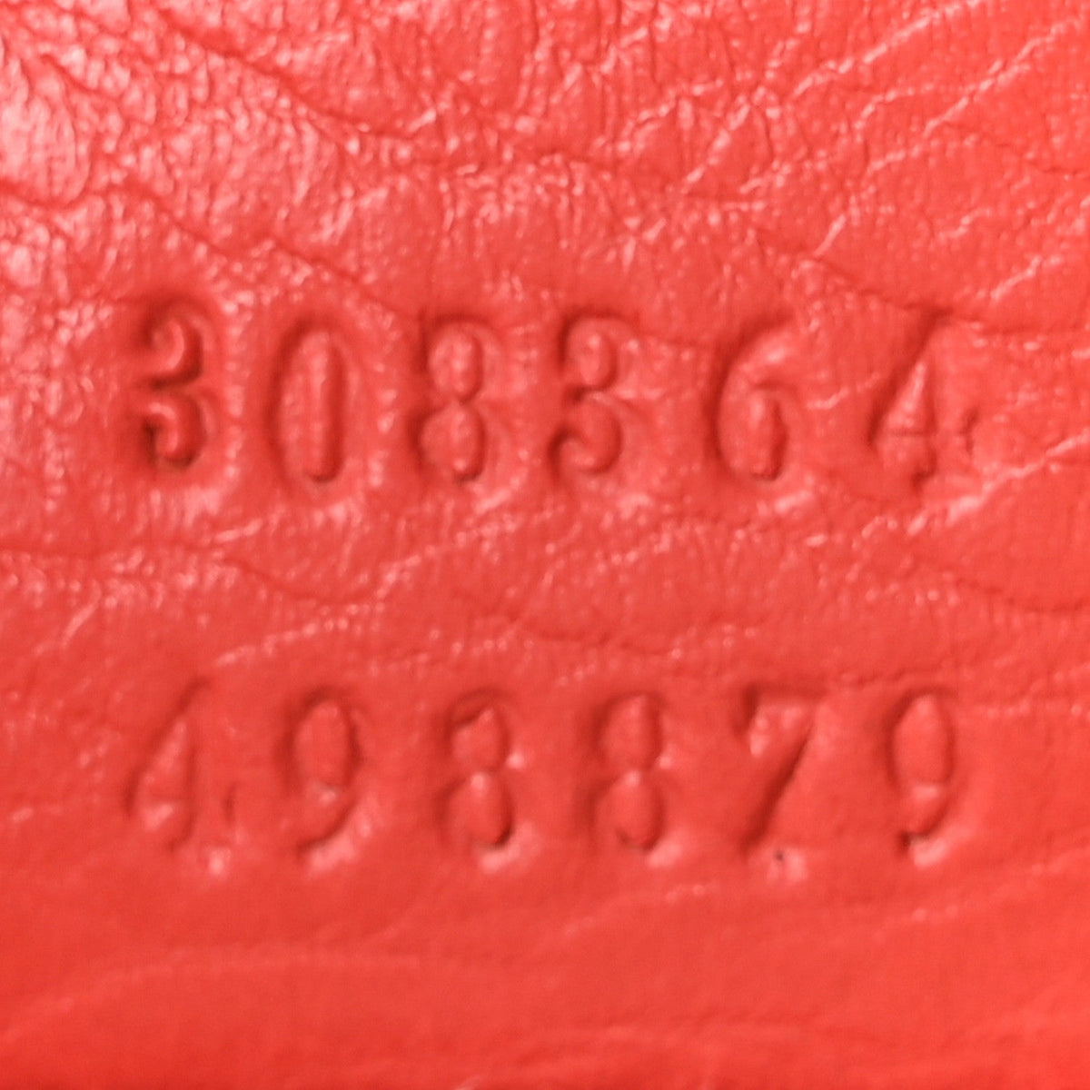 Pebbled Calfskin Small Soho Disco Bag Tabasco Red product image 7, provided for visual reference and product detail review