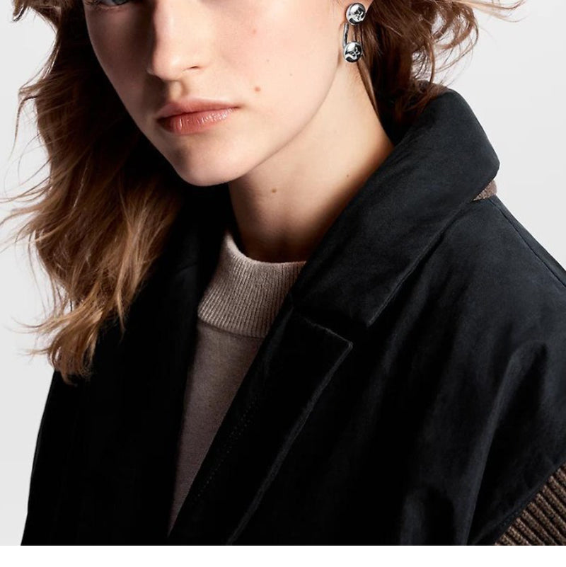 Louis Vuitton Studs 18K Gold Earrings product image 10, provided for visual reference and product detail review