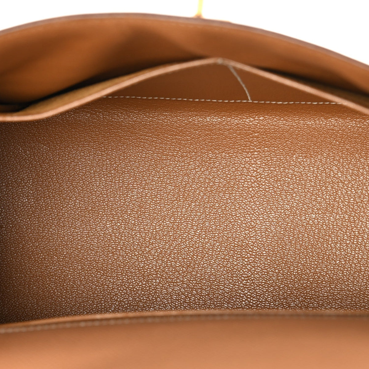 Courchevel Kelly Retourne 28 Camel product image 5, provided for visual reference and product detail review