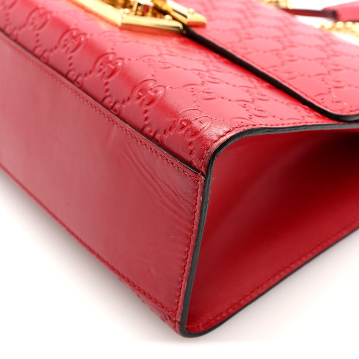 Guccissima Medium Padlock Shoulder Bag Hibiscus Red product image 10, provided for visual reference and product detail review