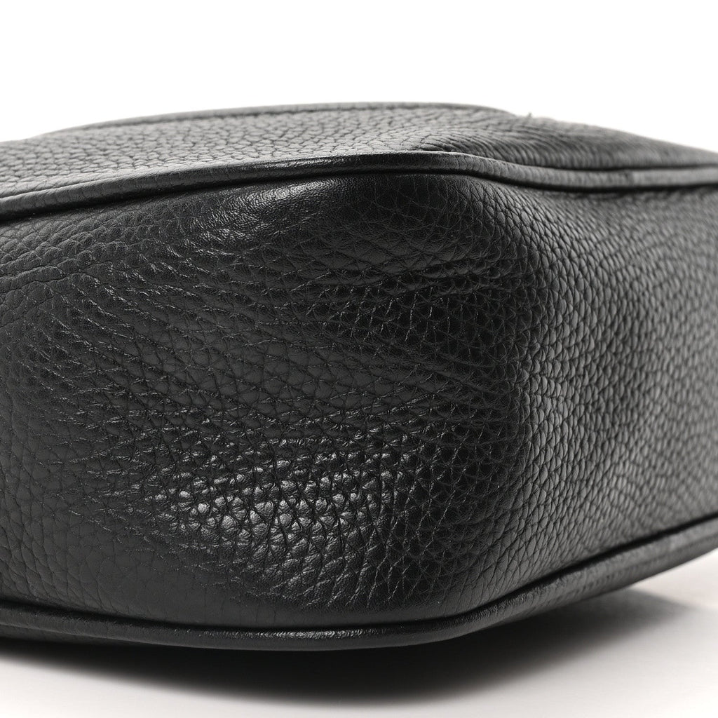 Pebbled Calfskin Small Soho Disco Bag Black product image 9, provided for visual reference and product detail review