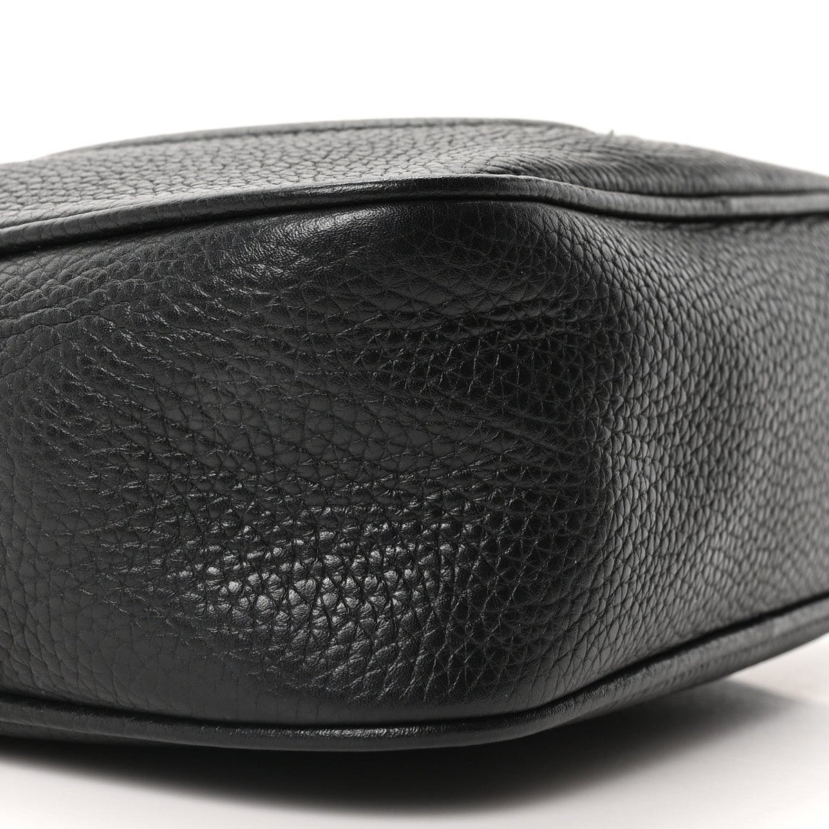 Pebbled Calfskin Small Soho Disco Bag Black product image 9, provided for visual reference and product detail review