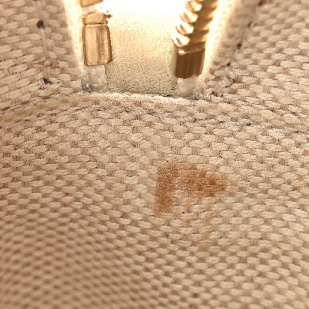 Pebbled Calfskin Small Soho Disco Bag Off White product image 39, provided for visual reference and product detail review