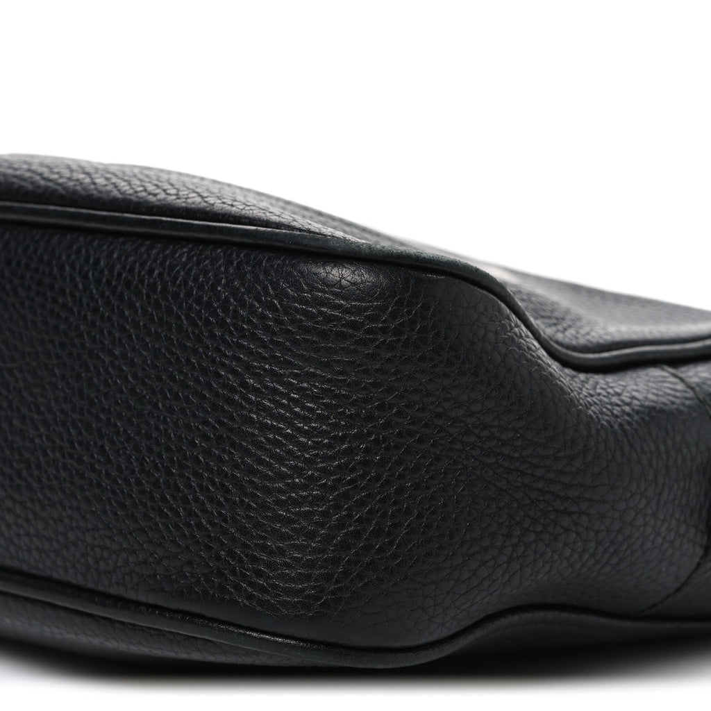 Pebbled Calfskin Small Soho Disco Bag Black product image 10, provided for visual reference and product detail review