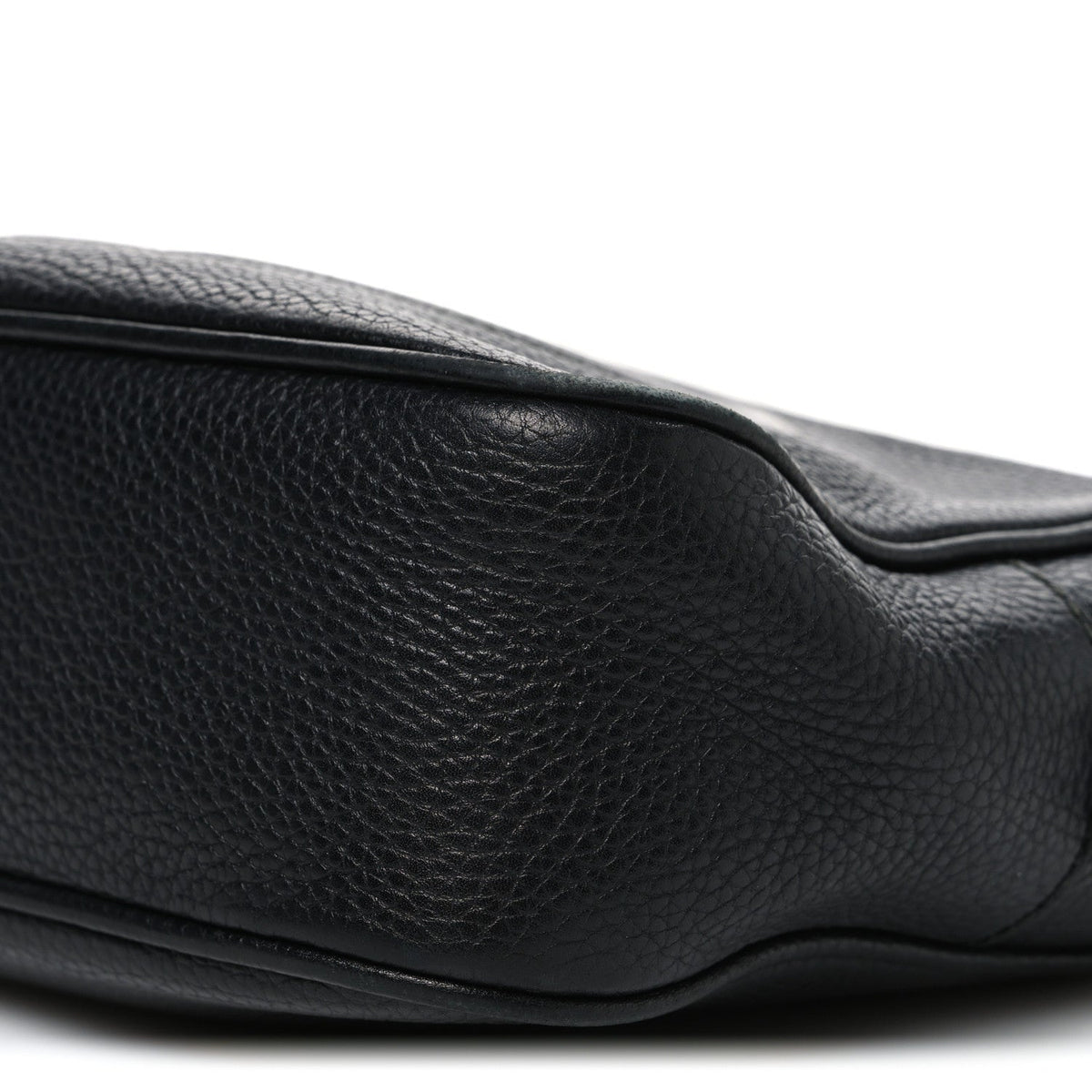 Pebbled Calfskin Small Soho Disco Bag Black product image 10, provided for visual reference and product detail review