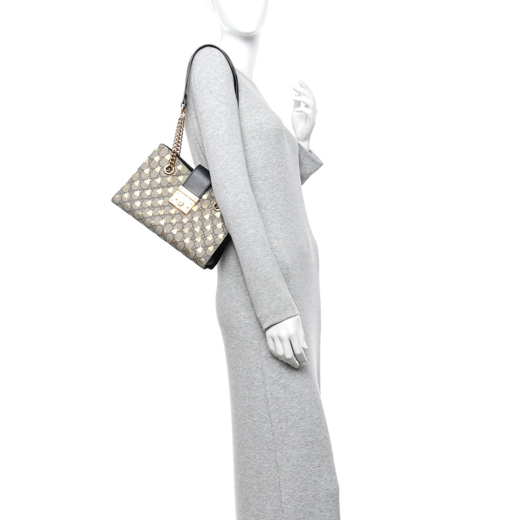 GG Supreme Monogram Bees Small Padlock Tote Beige Oro Black product image 2, provided for visual reference and product
