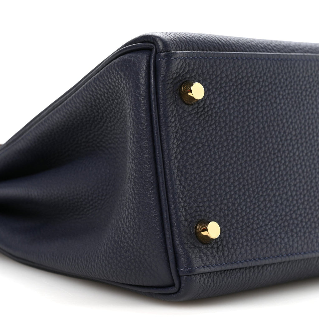 Togo Horseshoe Au Galop Kelly Retourne 28 Bleu Nuit Rouge H Fauve product image 9, provided for visual reference and product