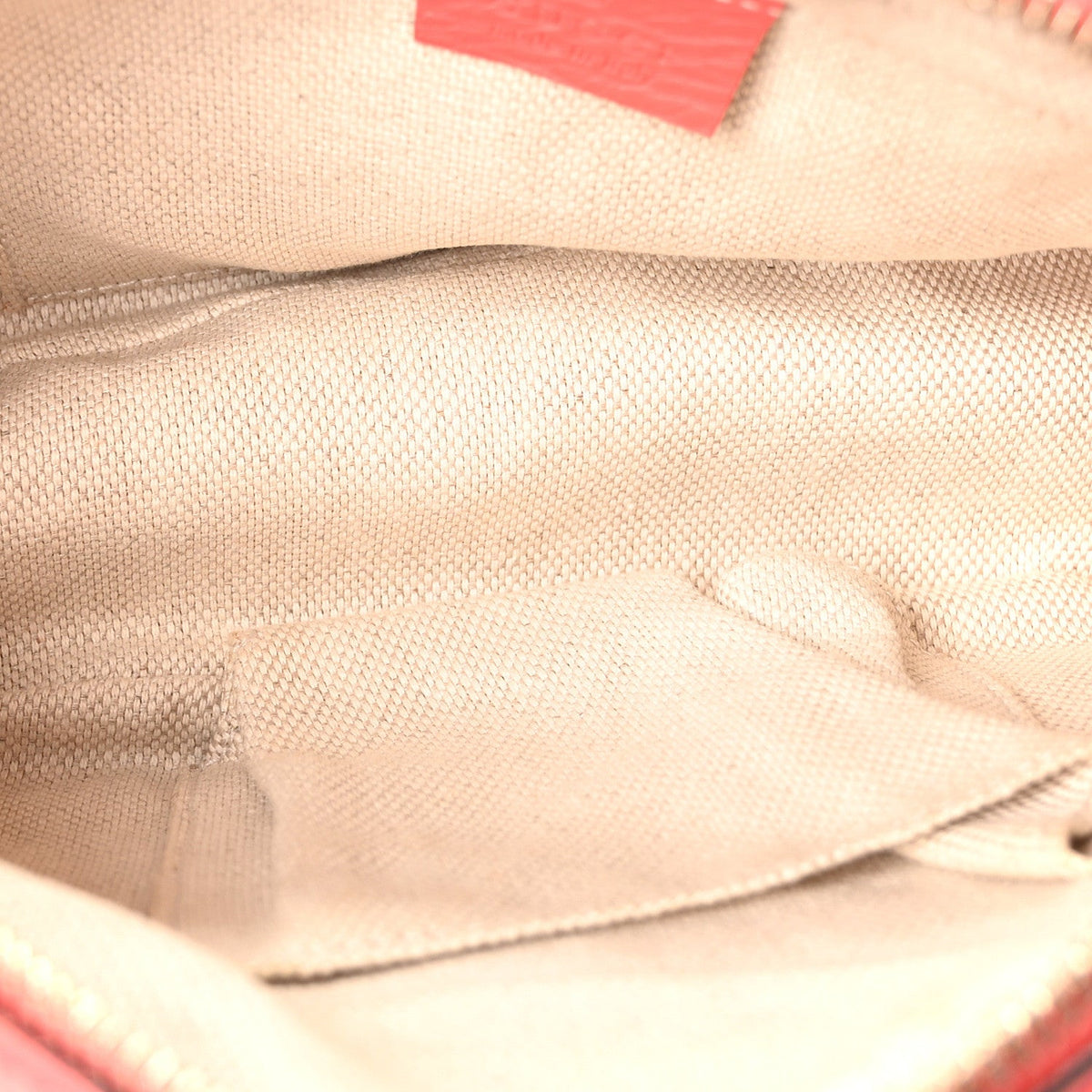 Pebbled Calfskin Small Soho Disco Bag Tabasco Red product image 5, provided for visual reference and product detail review
