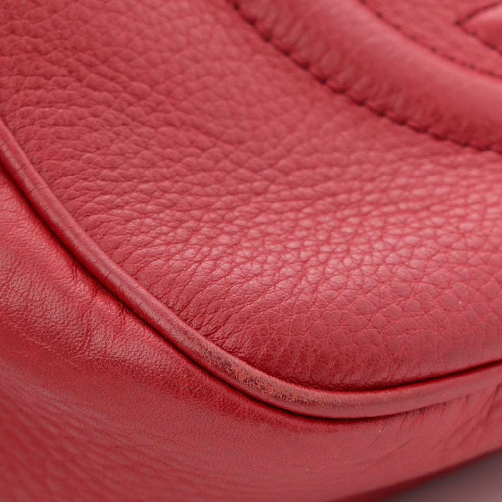Pebbled Calfskin Small Soho Disco Bag Vibrant Red product image 14, provided for visual reference and product detail review