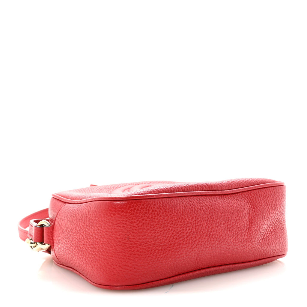 Pebbled Calfskin Small Soho Disco Bag Tabasco Red product image 4, provided for visual reference and product detail review