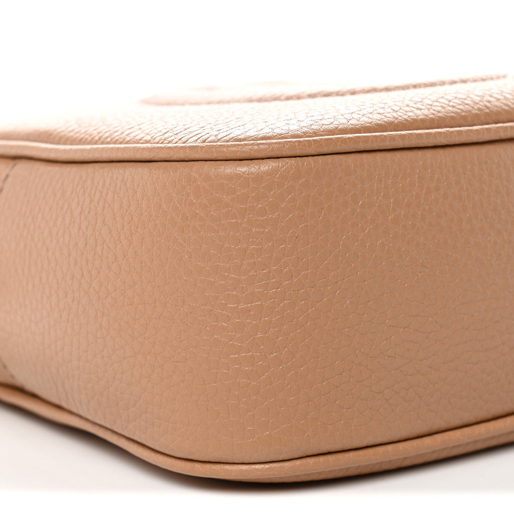 Pebbled Calfskin Small Soho Disco Bag Camelia product image 9, provided for visual reference and product detail review