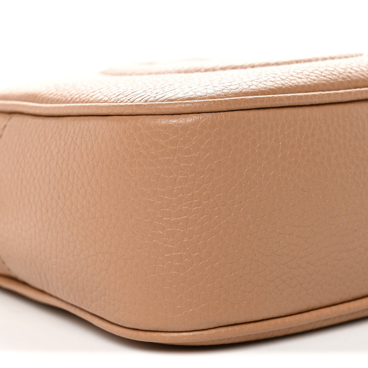 Pebbled Calfskin Small Soho Disco Bag Camelia product image 9, provided for visual reference and product detail review