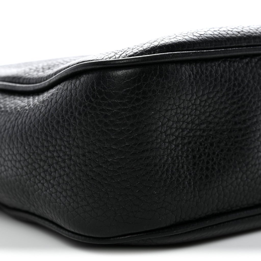 Pebbled Calfskin Small Soho Disco Bag Black product image 10, provided for visual reference and product detail review