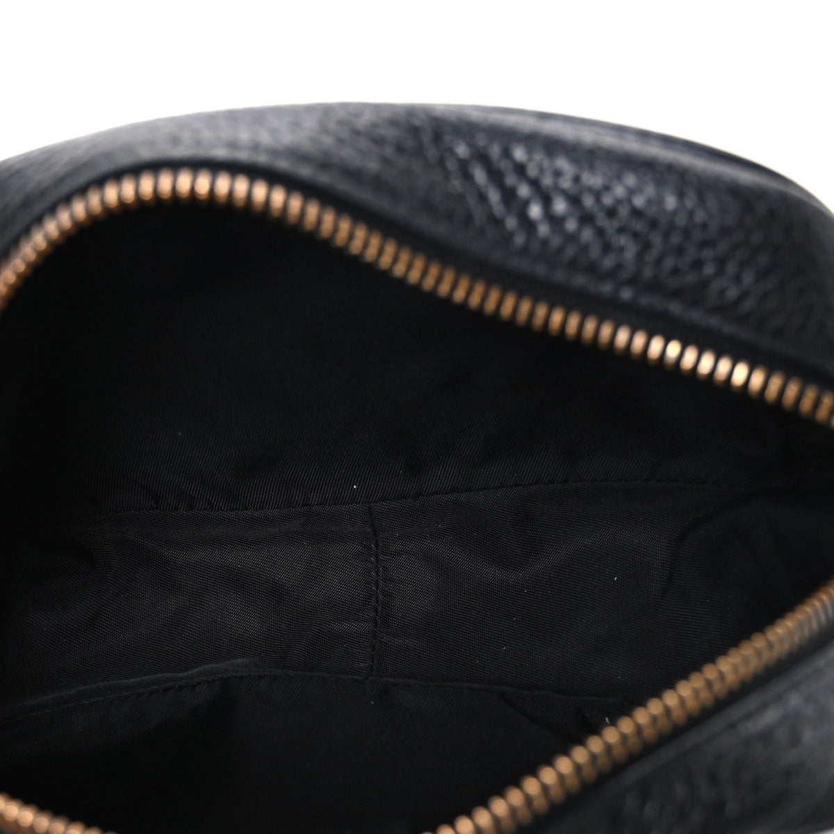 Pebbled Calfskin Small Soho Disco Bag Black product image 5, provided for visual reference and product detail review