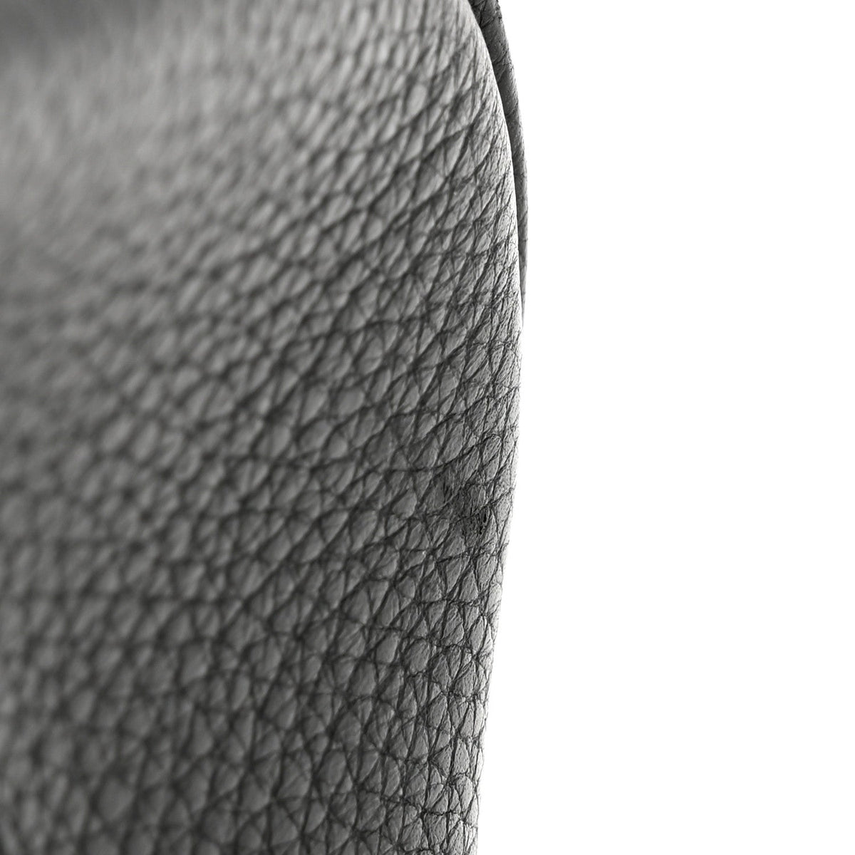 Pebbled Calfskin Small Soho Disco Bag Black product image 14, provided for visual reference and product detail review