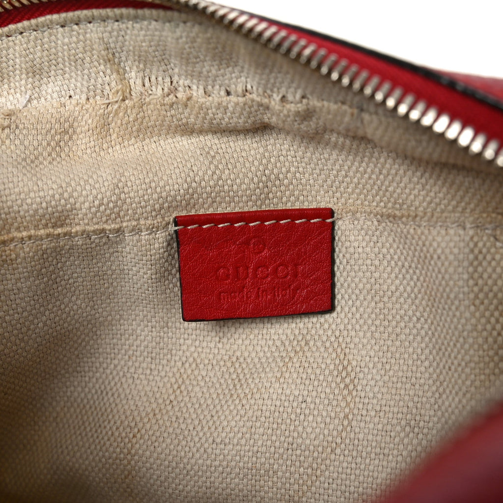 Pebbled Calfskin Small Soho Disco Bag Tabasco Red product image 6, provided for visual reference and product detail review