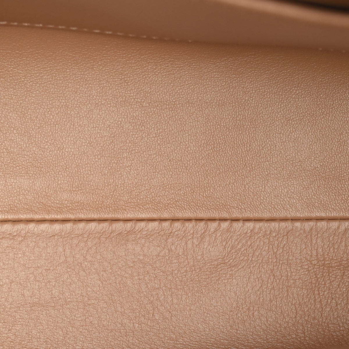 GG Supreme Monogram Berry Textured Dollar Calfskin Small Padlock Tote Beige Ebony Light Copper Mystic White product image