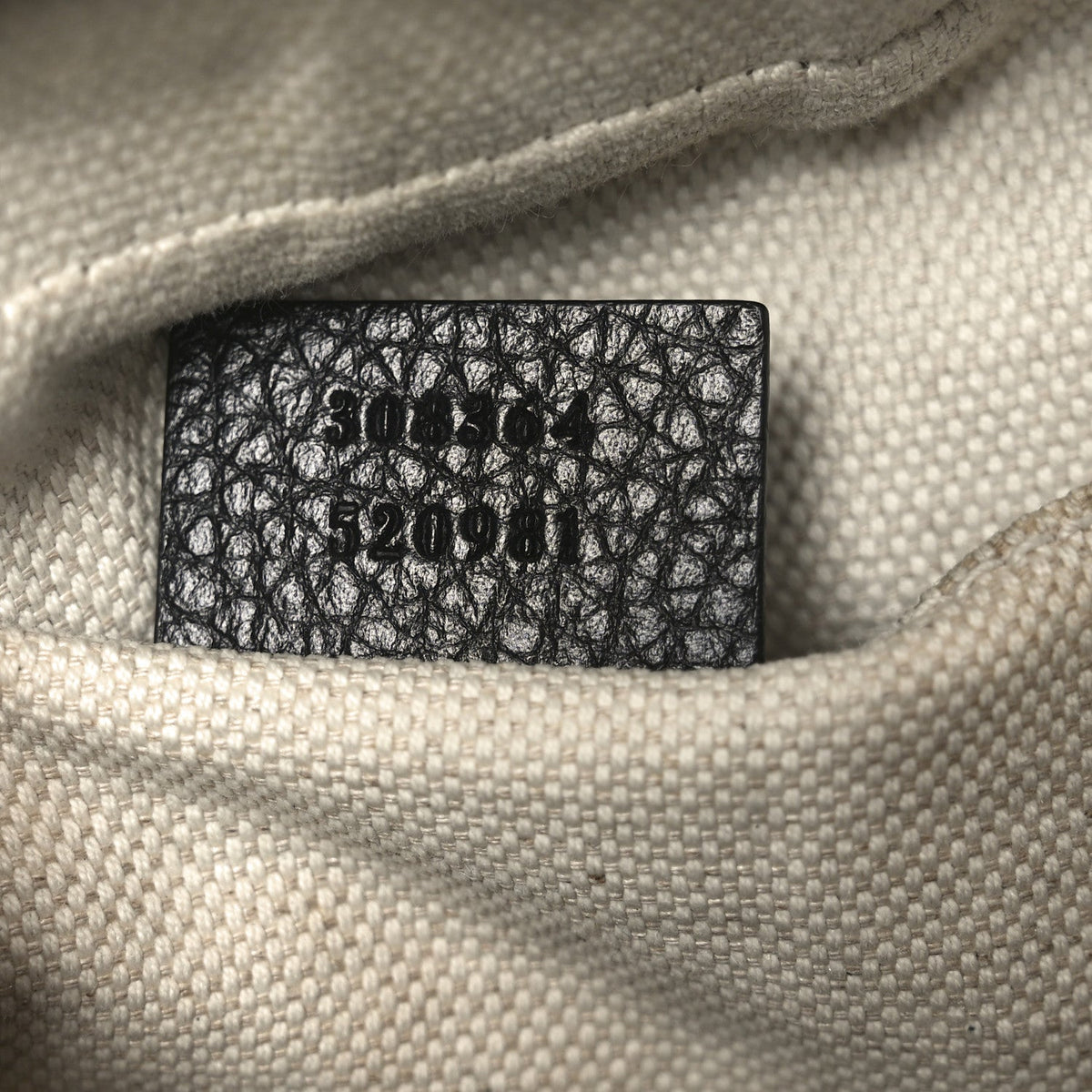 Pebbled Calfskin Small Soho Disco Bag Black product image 7, provided for visual reference and product detail review