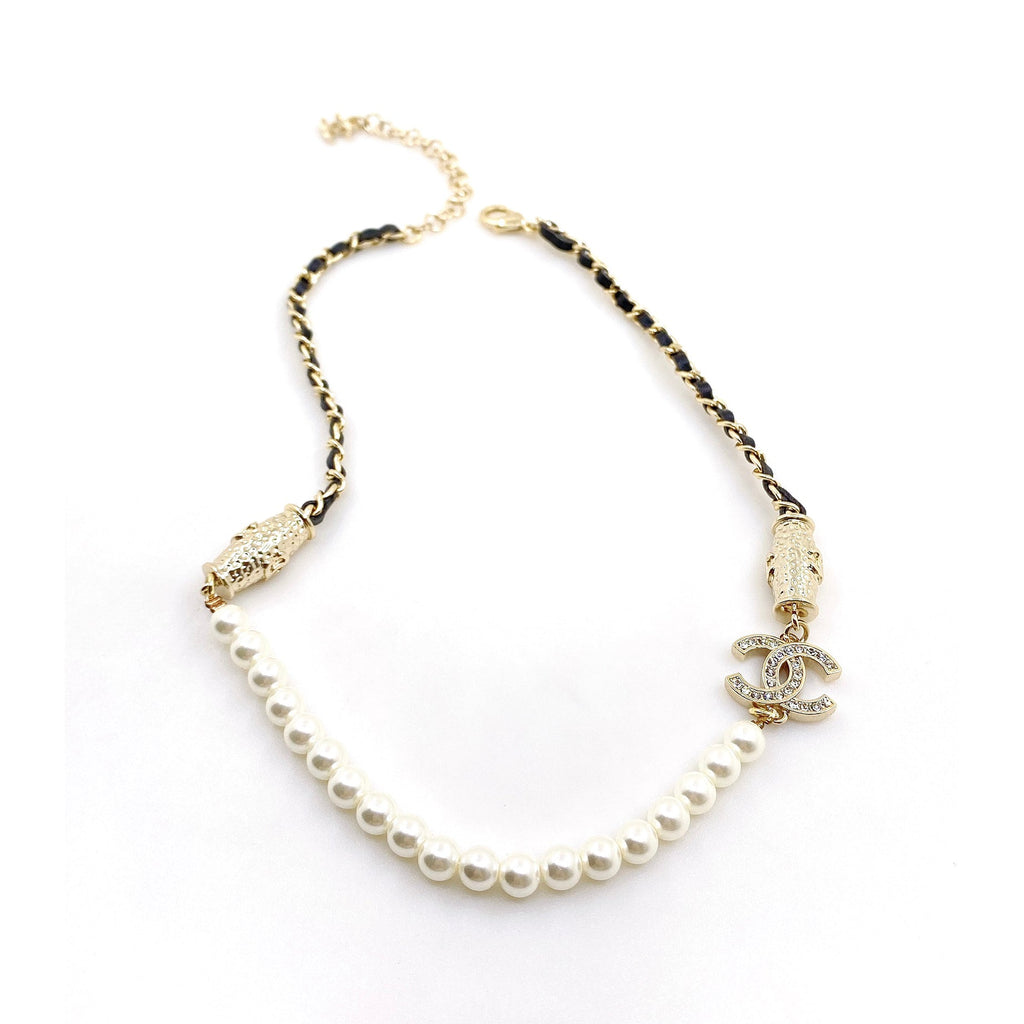 Chanel Crystals Choker 18K Gold Necklace product image 1, provided for visual reference and product detail review