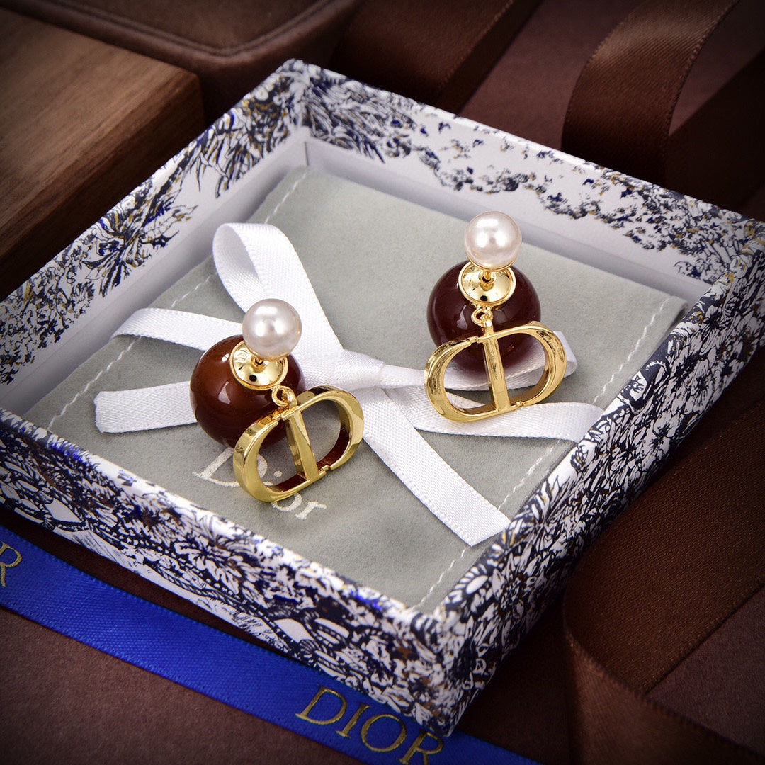 Dior Tribales Brown Resin Pearls 18K Gold Earrings product image 5, provided for visual reference and product detail review