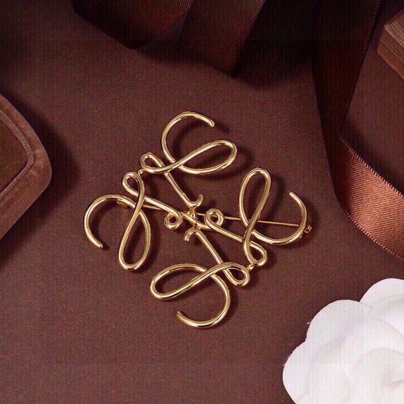 LOEWE Anagram Gold 18K Gold Brooch product image 1, provided for visual reference and product detail review