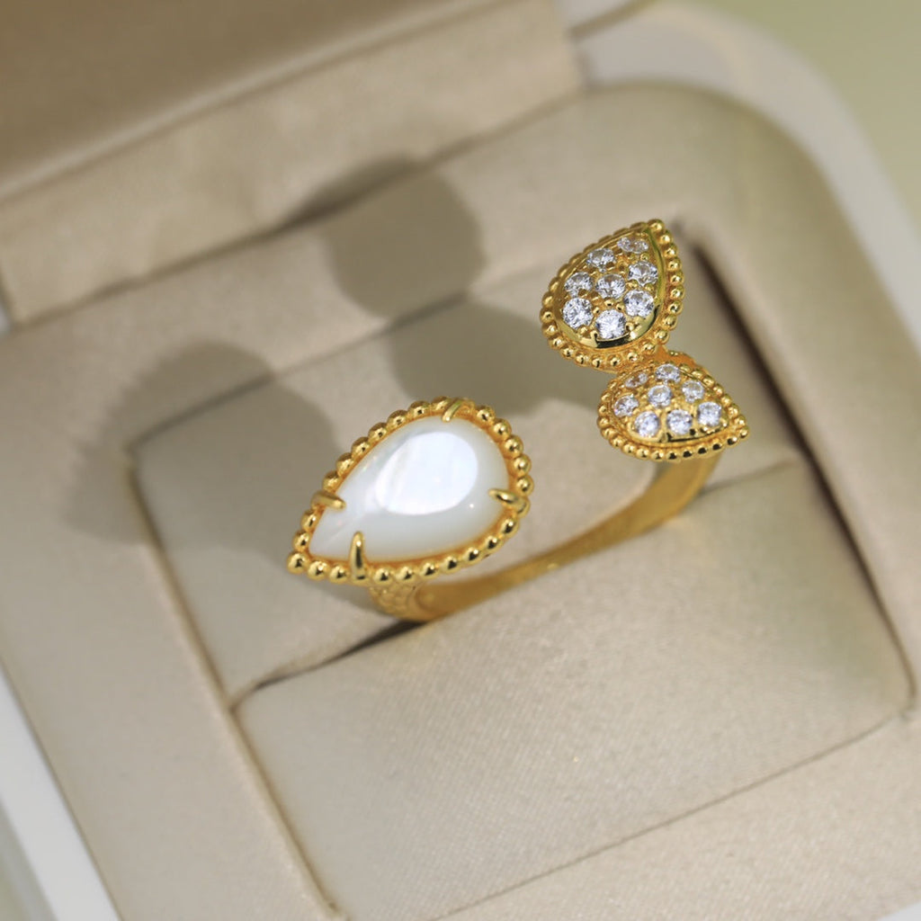 Serpent Boh ̈ ̈me Diamonds 18K Gold Ring product image 8, provided for visual reference and product detail review