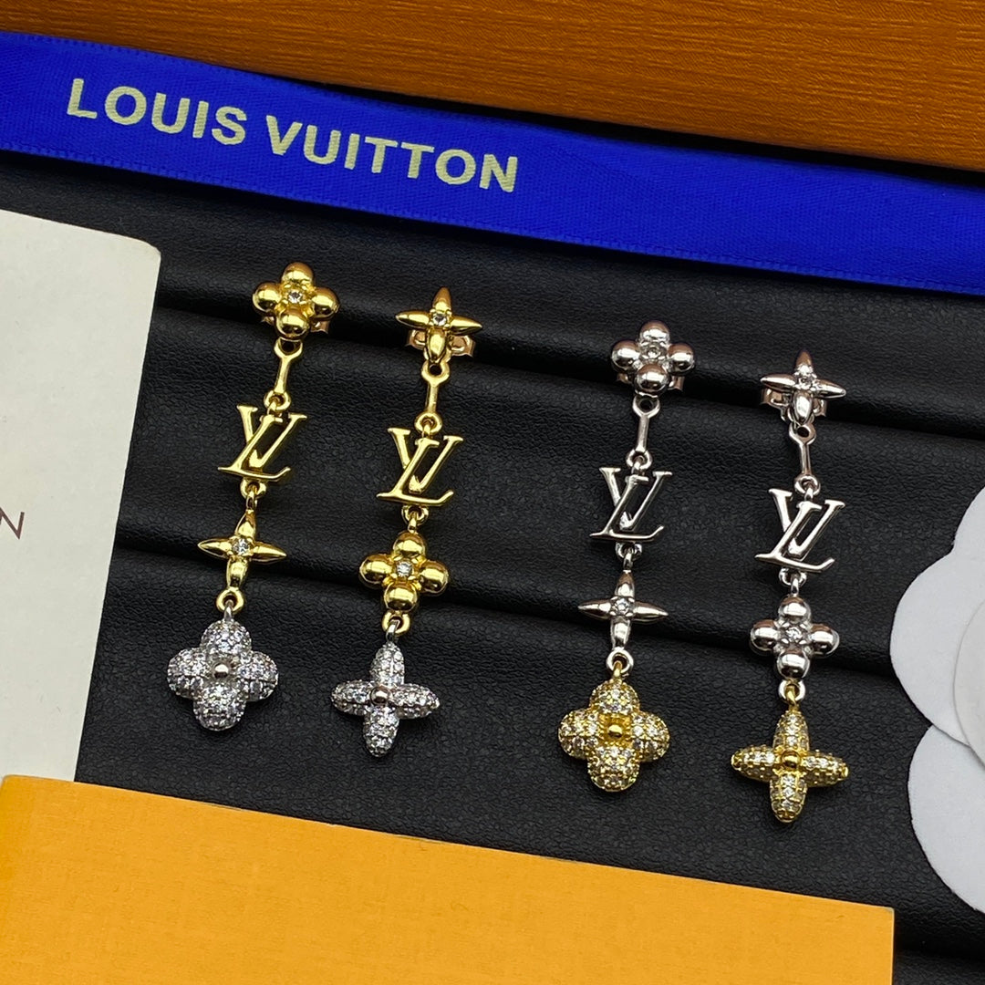 Louis Vuitton Blossom Long 18K Gold Earrings product image 1, provided for visual reference and product detail review