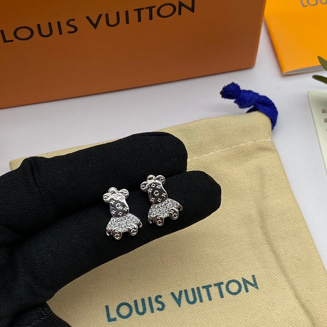 Louis Vuitton Bear 18K Gold Earrings product image 2, provided for visual reference and product detail review