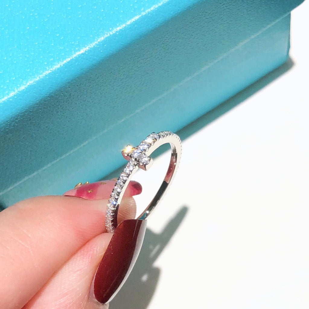 Tiffany Diamond Wire 18K Gold Ring product image 8, provided for visual reference and product detail review
