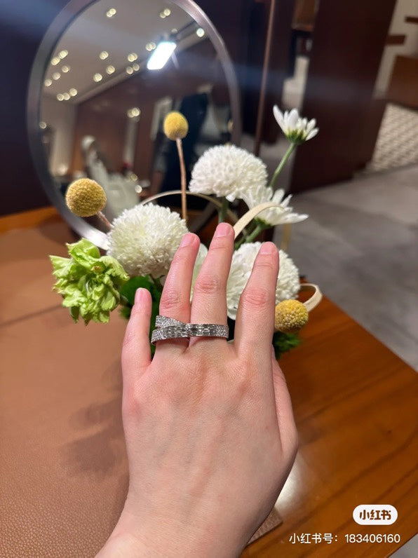 Hermes Kelly Gavroche Double 18K Gold Ring product image 3, provided for visual reference and product detail review