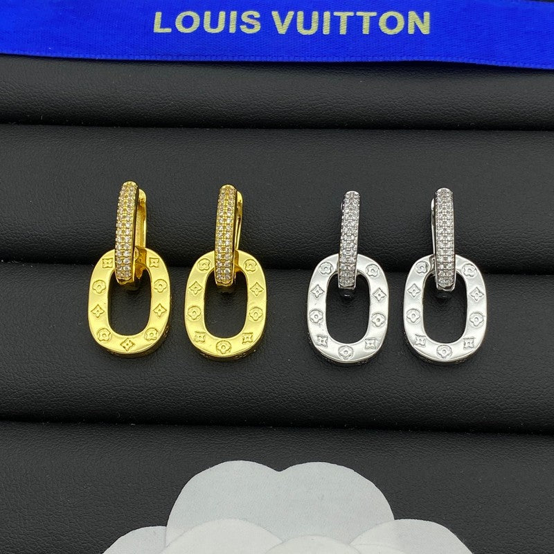 Louis Vuitton Circle 18K Gold Earrings product image 1, provided for visual reference and product detail review