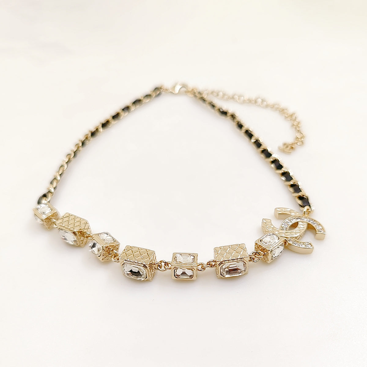 Chanel Square Crystal Choker 18K Gold Necklace product image 1, provided for visual reference and product detail review