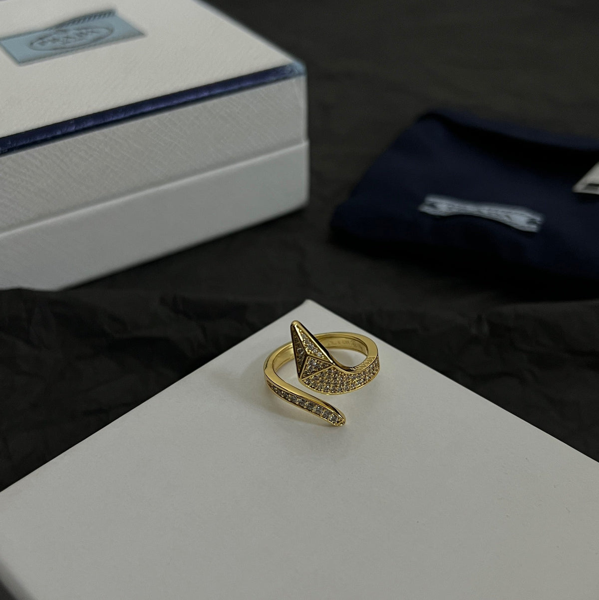 Eternal Snake 18K Gold Ring product image 2, provided for visual reference and product detail review