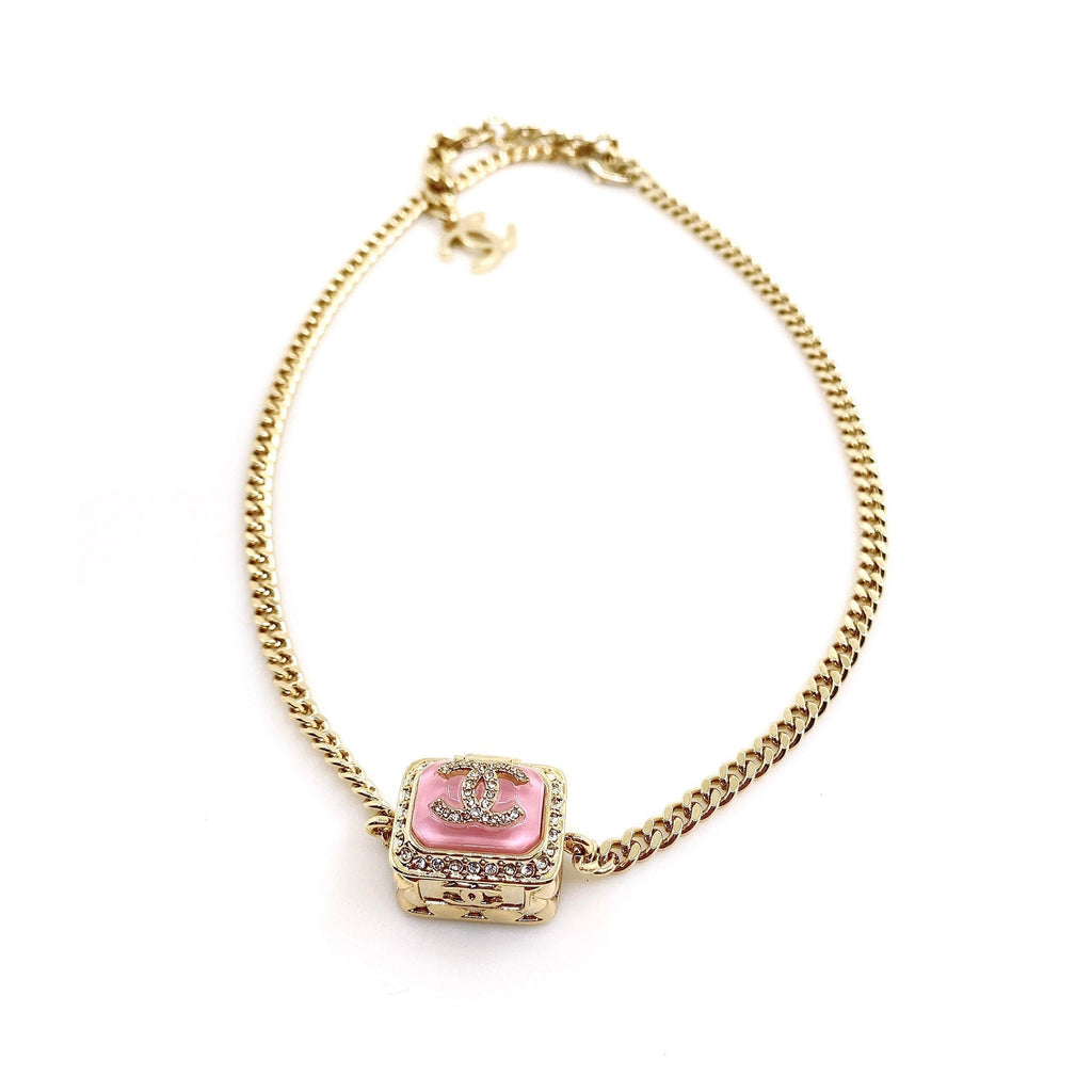 Chanel Pink Resin Chain 18K Gold Necklace product image 1, provided for visual reference and product detail review
