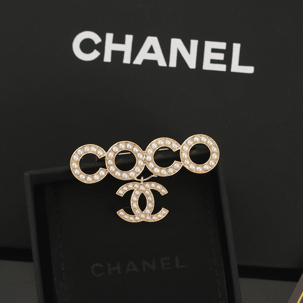 Chanel Coco Crush Pearls 18K Gold Brooch product image 1, provided for visual reference and product detail review