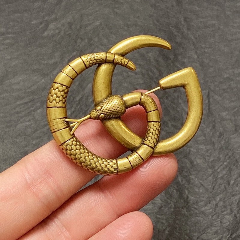 Gucci Double Snake 18K Gold Brooch product image 6, provided for visual reference and product detail review