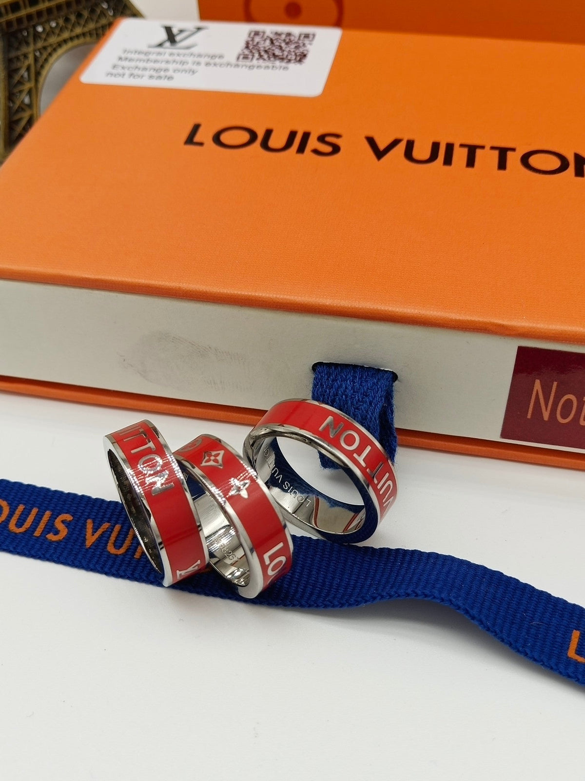 Louis Vuitton Red 18K Gold Ring product image 4, provided for visual reference and product detail review