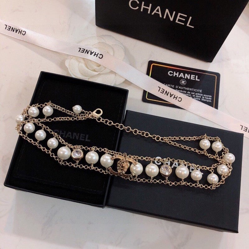 Chanel Pearl Choker Chain 18K Gold Necklace product image 2, provided for visual reference and product detail review