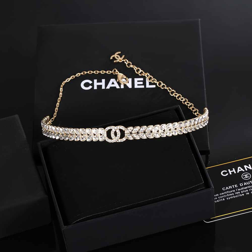 Chanel Diamonds Choker 18K Gold Necklace product image 2, provided for visual reference and product detail review