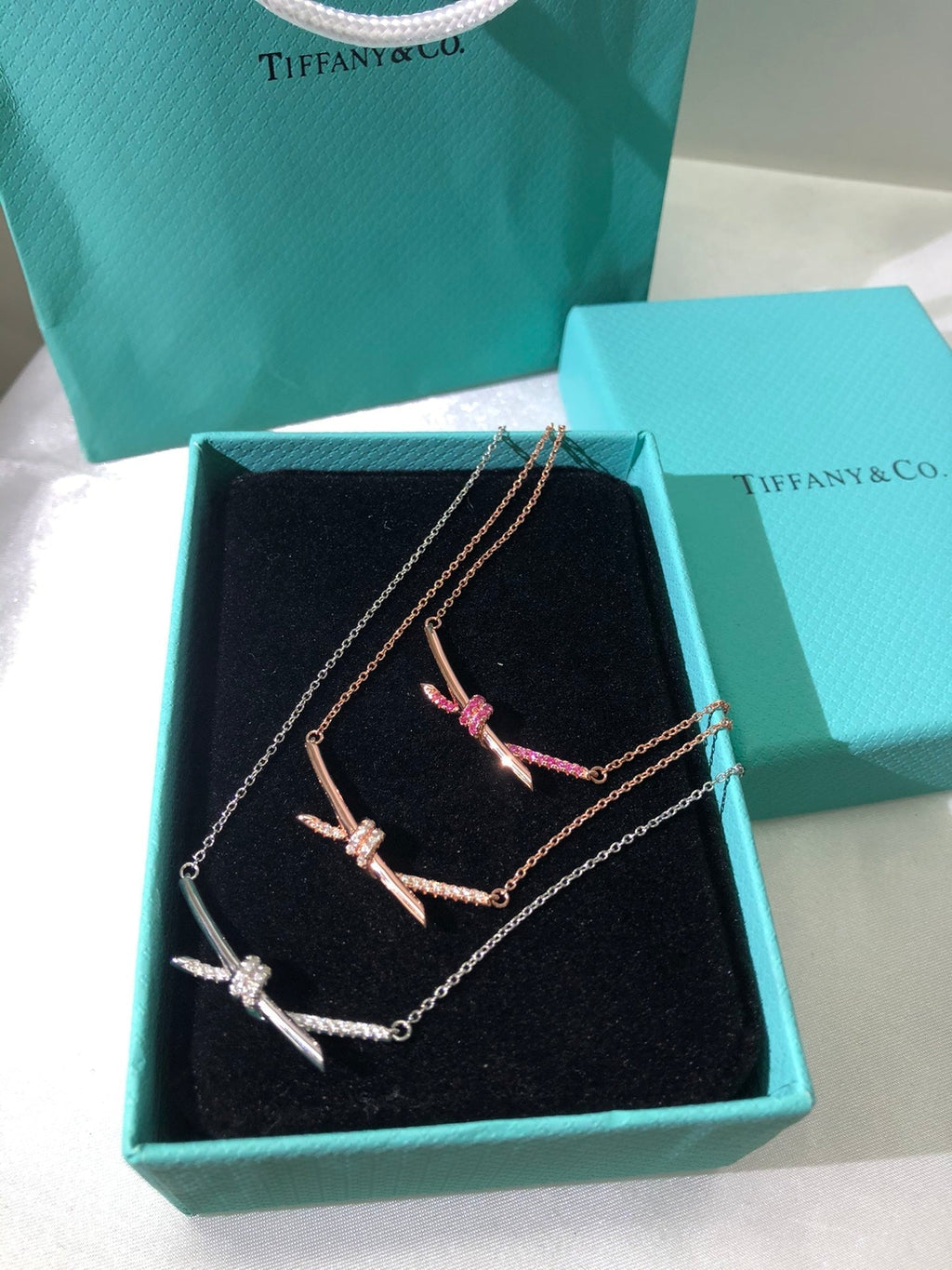 Tiffany Knot Pendant Diamond 18K Gold Necklace product image 10, provided for visual reference and product detail review