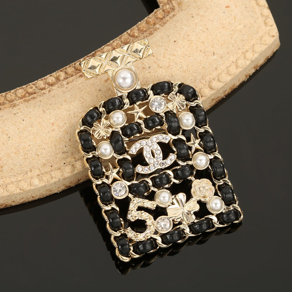 Chanel Bottle Strass 18K Gold Brooch product image 3, provided for visual reference and product detail review