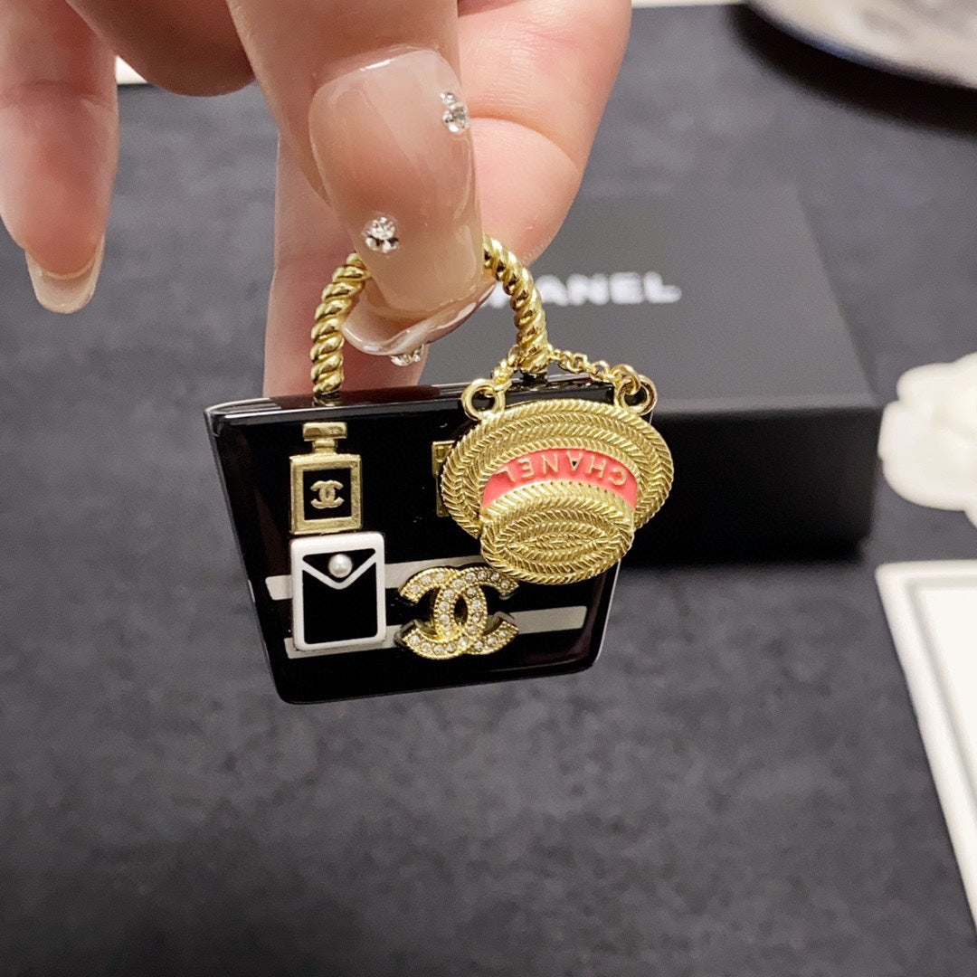 Chanel Bag 18K Gold Brooch product image 2, provided for visual reference and product detail review