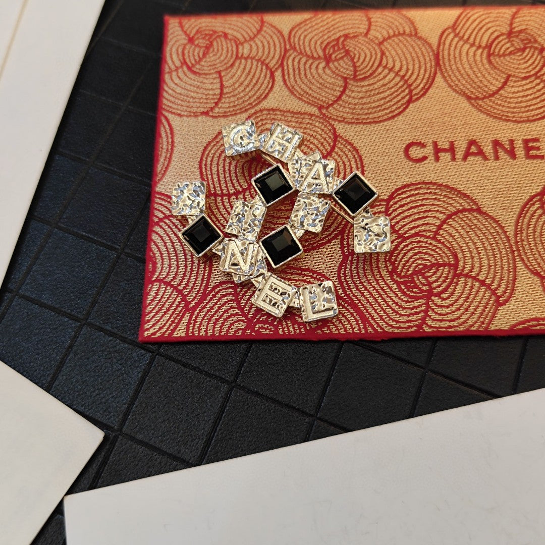 Chanel Black Crystals 18K Gold Brooch product image 5, provided for visual reference and product detail review