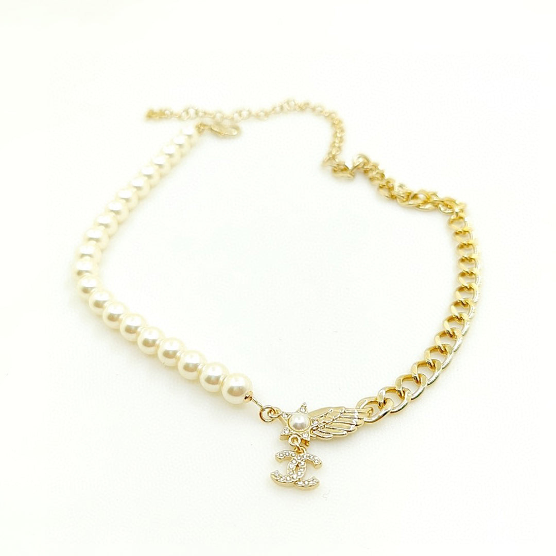 Chanel Pearl Chain Choker 18K Gold Necklace product image 1, provided for visual reference and product detail review