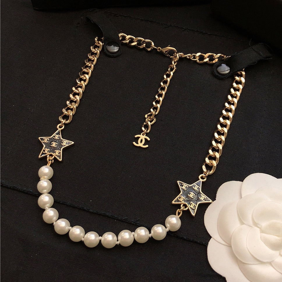 Chanel Star Pearls 18K Gold Necklace product image 1, provided for visual reference and product detail review