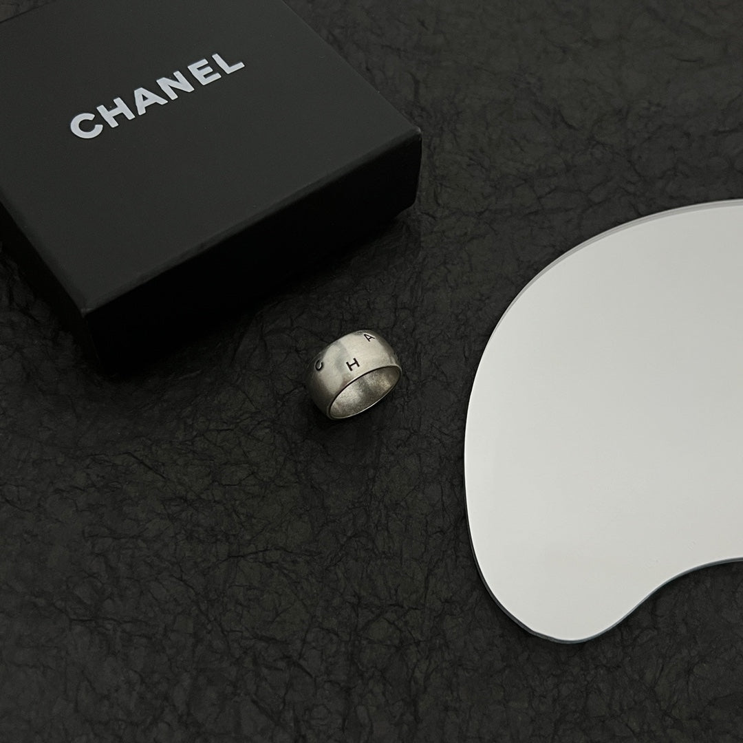 Chanel Vintage 18K Gold Ring product image 5, provided for visual reference and product detail review
