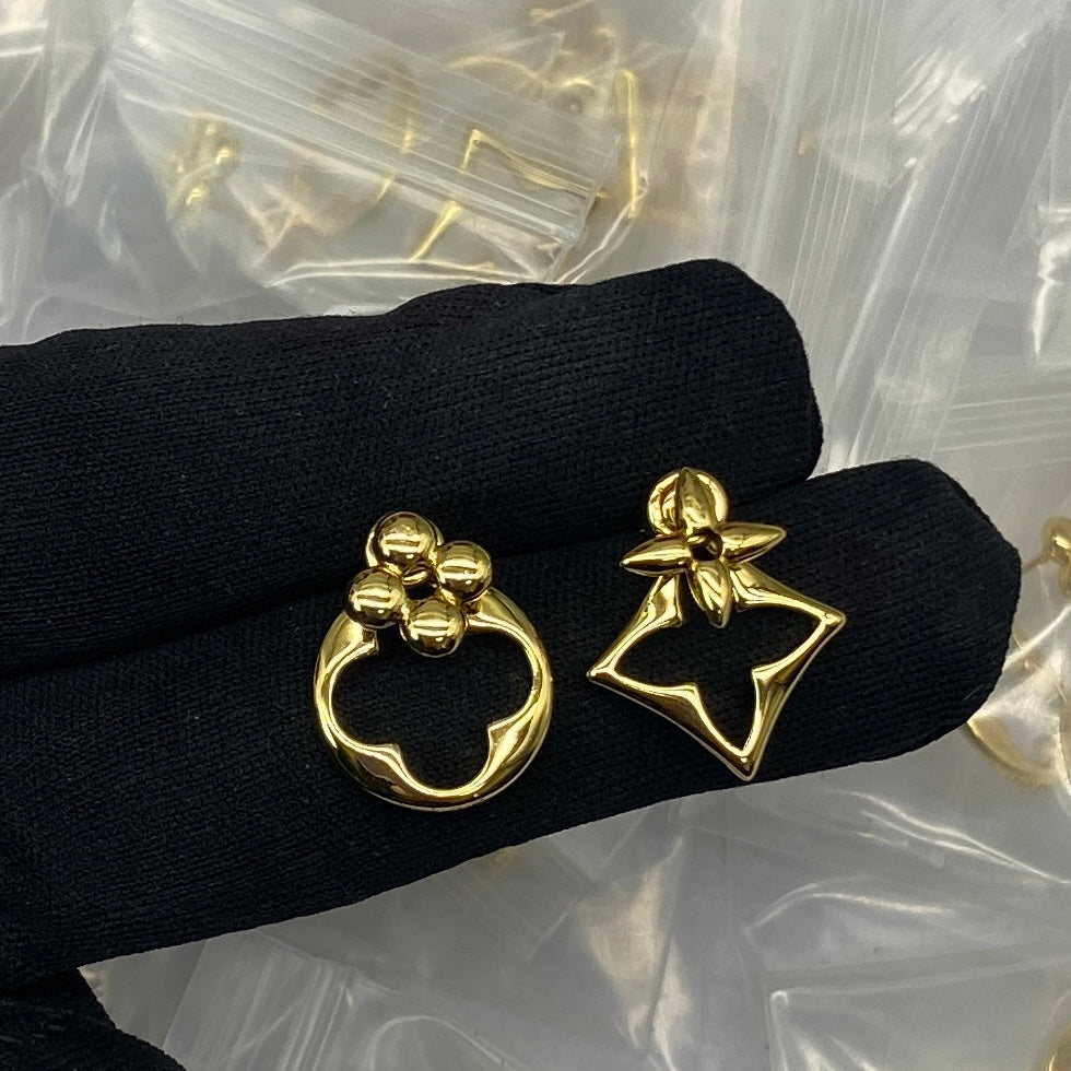 Louis Vuitton Flower Gram 18K Gold Earrings product image 2, provided for visual reference and product detail review