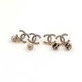 Chanel Pearl Pendant 18K Gold Earrings product image 1, provided for visual reference and product detail review
