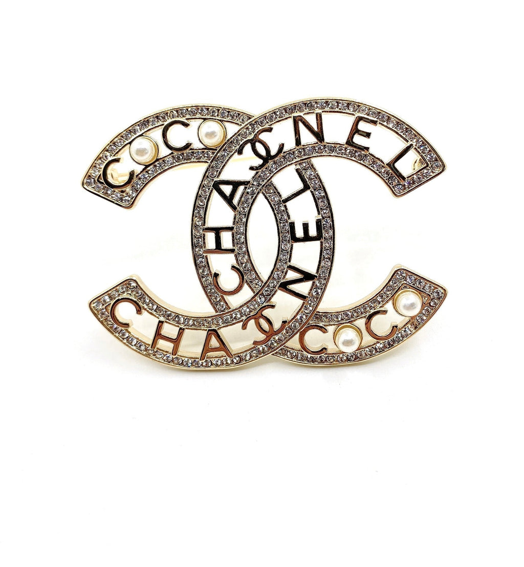 Chanel Script Diamonds 18K Gold Brooch product image 4, provided for visual reference and product detail review